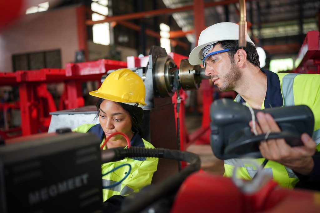 contract and direct labor consulting each other in a heavy machinery setting